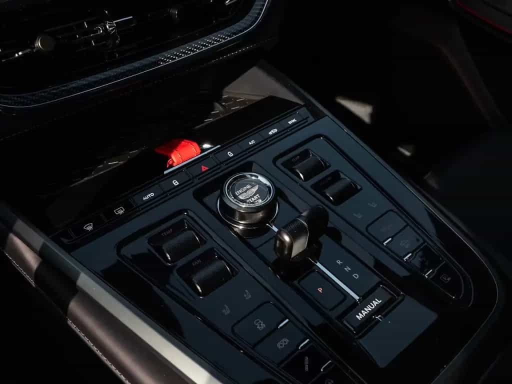 Aston Martin DBX 4.0 V8 S 02/2026-photo-14