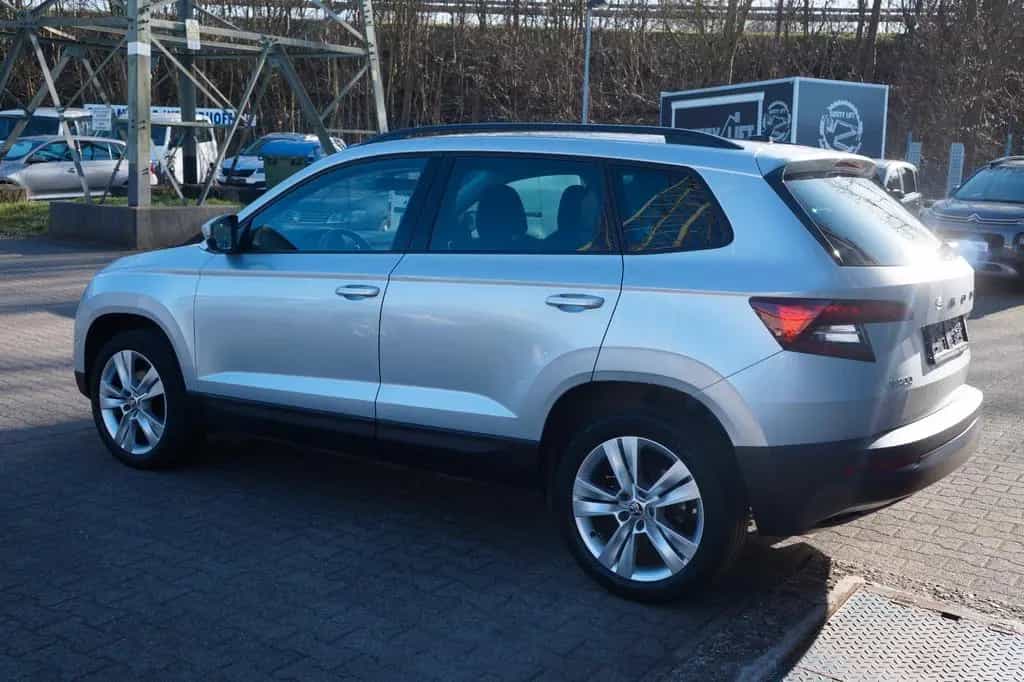 Skoda Karoq 1.5l TSI ACT DSG STYLE*PDC*KAMERA*KEYLESS* 11/2021-photo-11