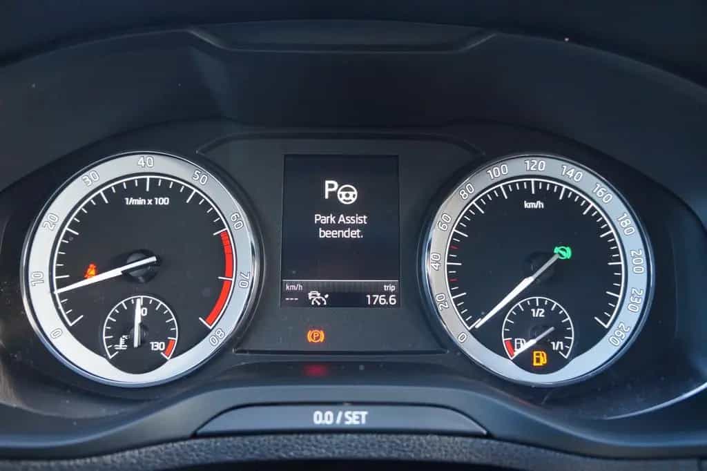 Skoda Karoq 1.5l TSI ACT DSG STYLE*PDC*KAMERA*KEYLESS* 11/2021-photo-28