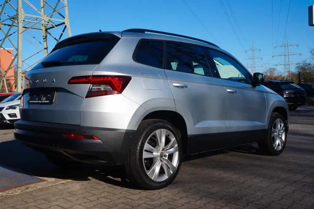 Skoda Karoq 1.5l TSI ACT DSG STYLE*PDC*KAMERA*KEYLESS* 11/2021-photo-6