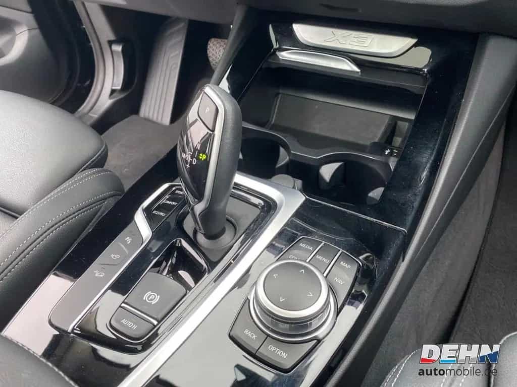 BMW X3 Advantage Pano Sposi Live Cockpit C Park-Assi 10/2021-photo-17