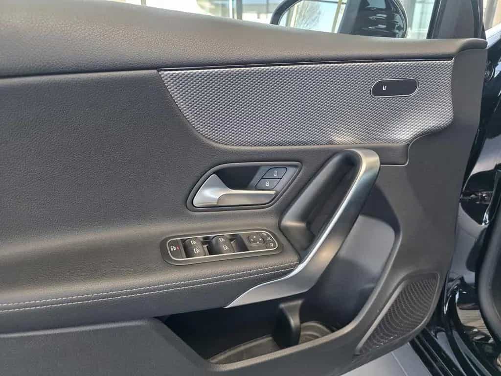 Mercedes-Benz A 250 4Matic 7G-DCT Progressive Multibeam LED / 04/2019-photo-13