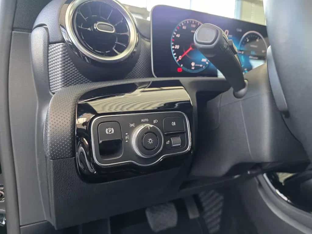 Mercedes-Benz A 250 4Matic 7G-DCT Progressive Multibeam LED / 04/2019-photo-15