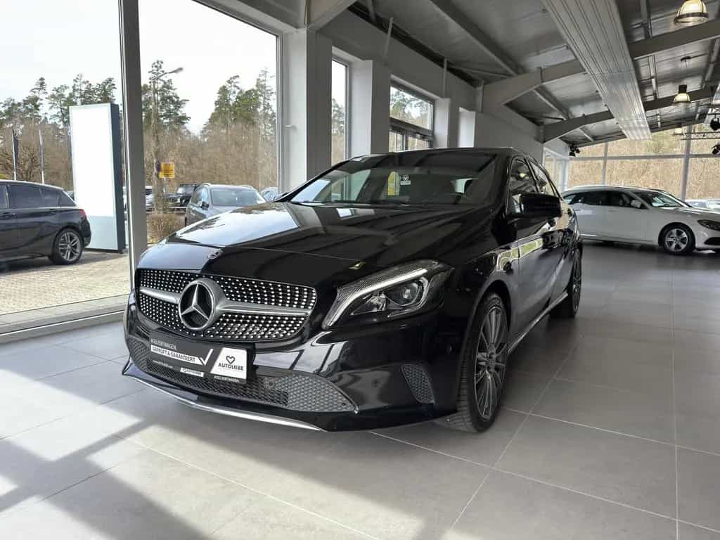 Mercedes-Benz A-Class 200 Urban LED*RFK*SHZ*PDC 11/2017-photo-0