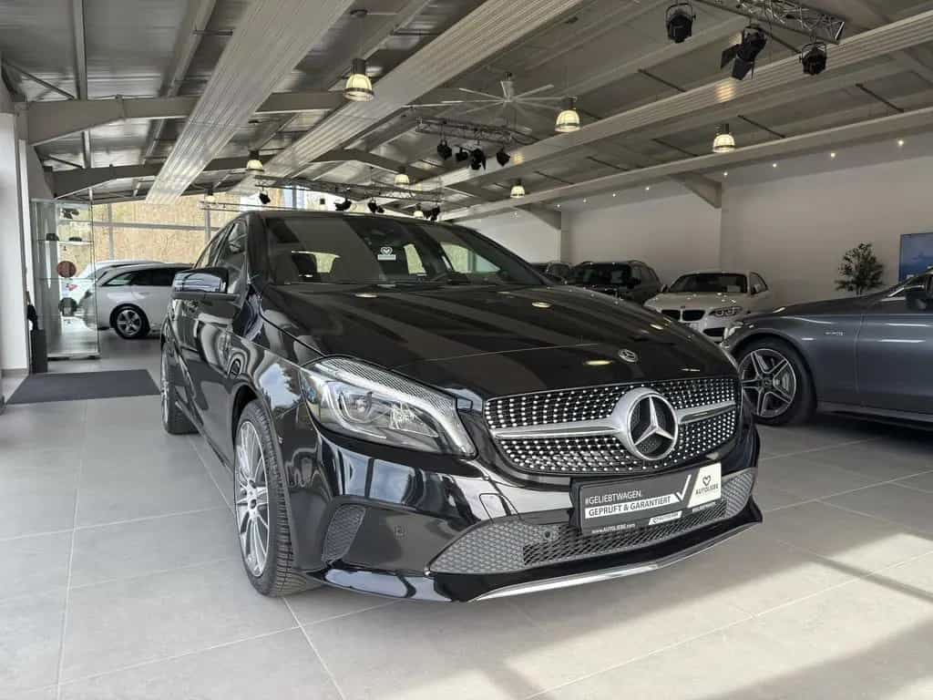 Mercedes-Benz A-Class 200 Urban LED*RFK*SHZ*PDC 11/2017-photo-1