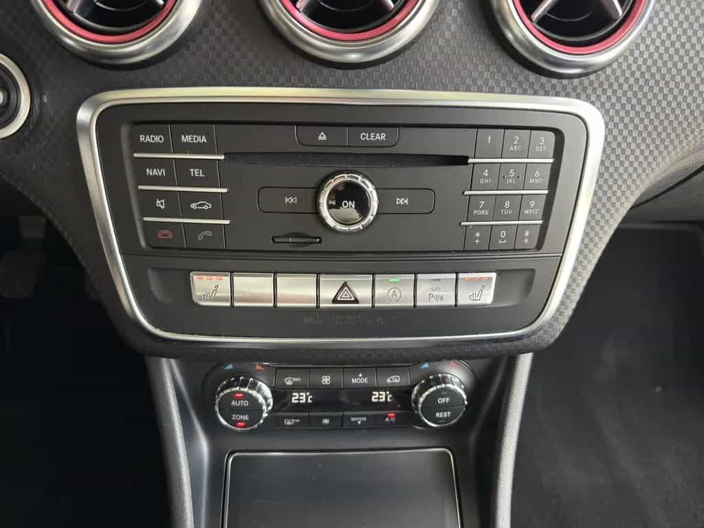 Mercedes-Benz A-Class 200 Urban LED*RFK*SHZ*PDC 11/2017-photo-12