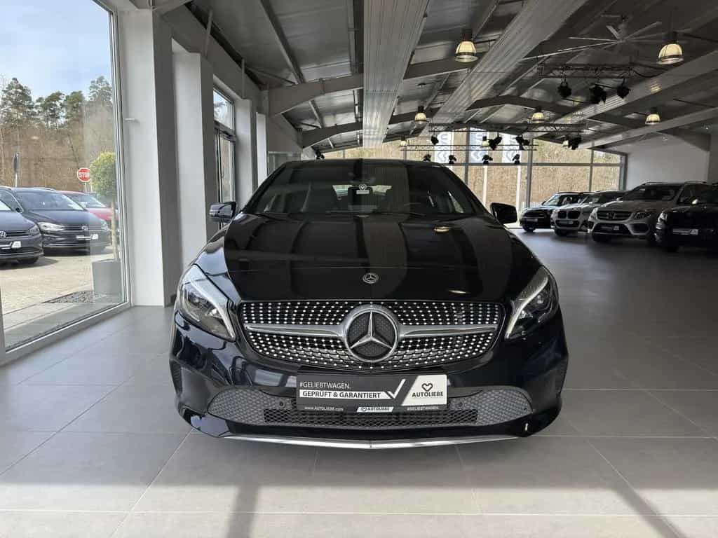 Mercedes-Benz A-Class 200 Urban LED*RFK*SHZ*PDC 11/2017-photo-4