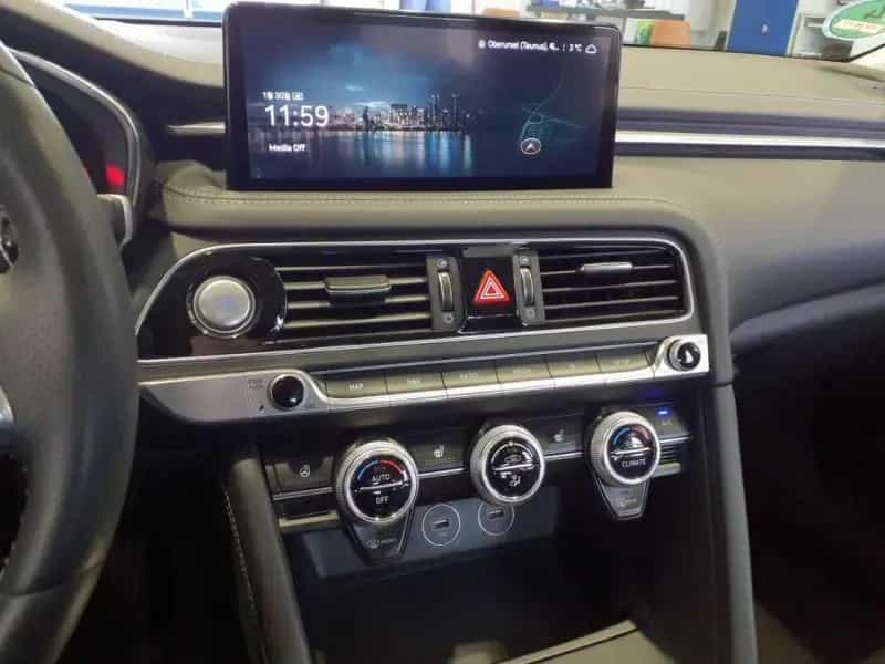 Genesis G70 Premium AUTOMATIK+ LEDER+ LED+ BEH.LENKRAD 01/2023-photo-4