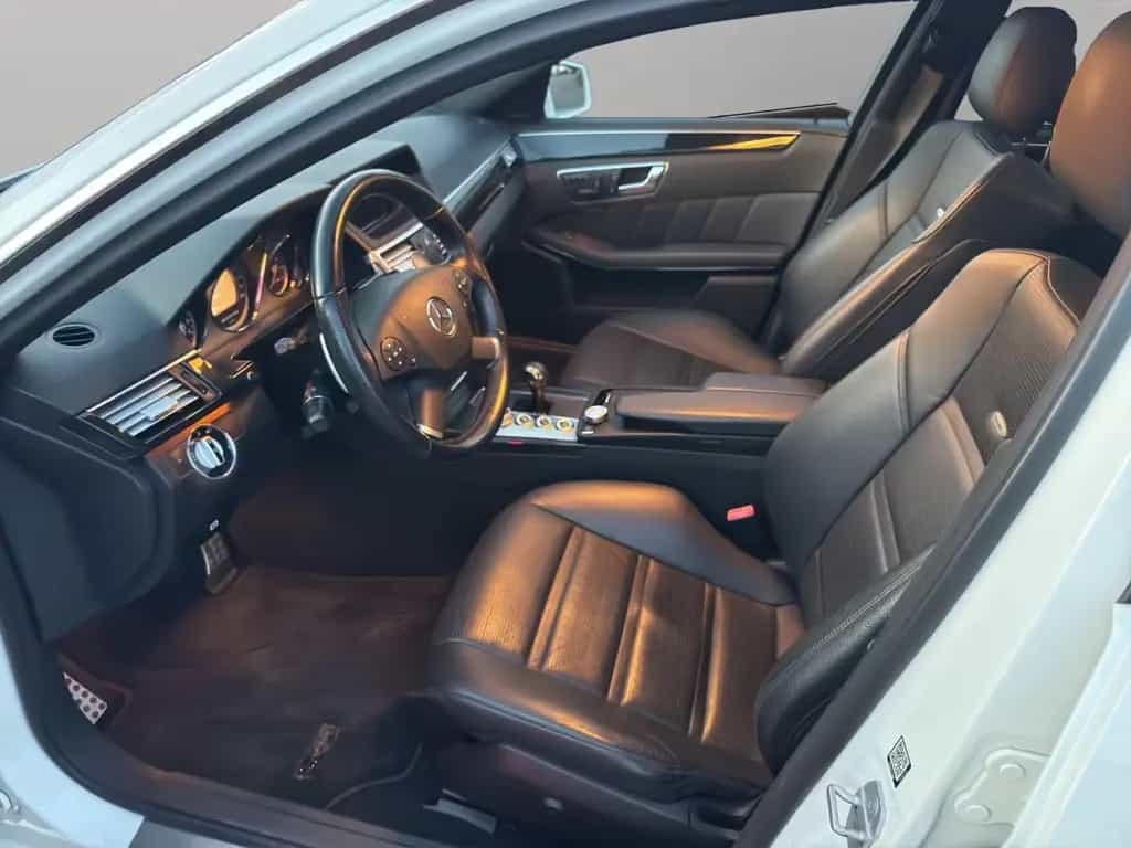 Mercedes-Benz E 63 AMG 6.3 V8 SAUGER! PANO/CAM/KEY/HK7 04/2010-photo-10