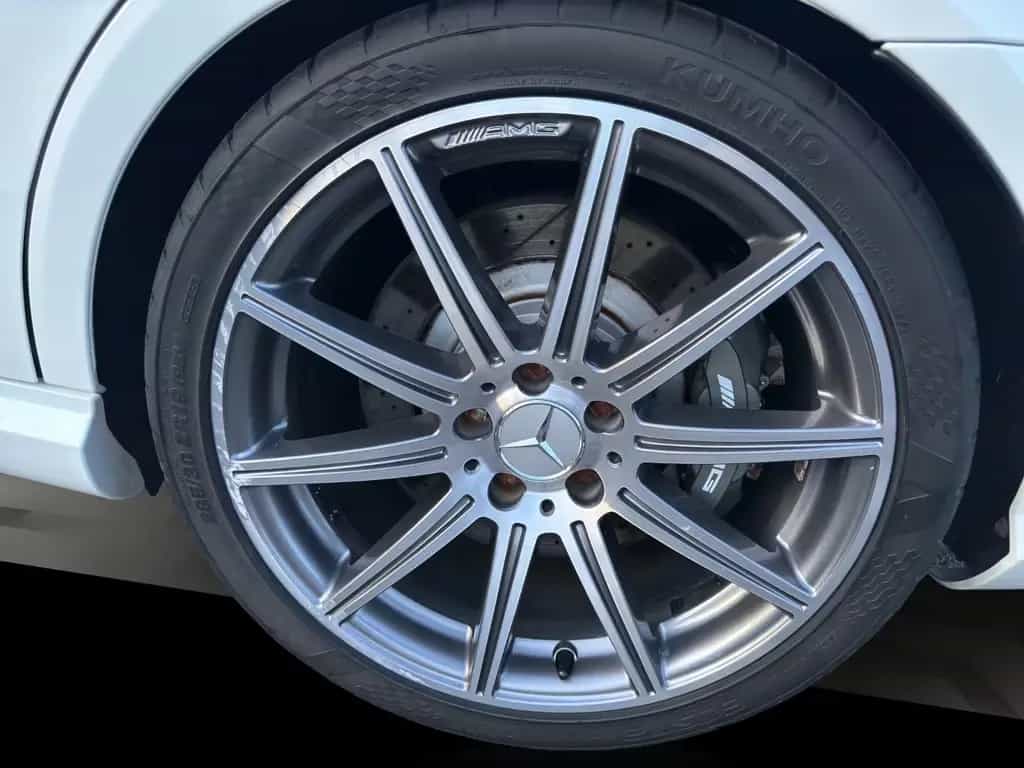 Mercedes-Benz E 63 AMG 6.3 V8 SAUGER! PANO/CAM/KEY/HK7 04/2010-photo-15