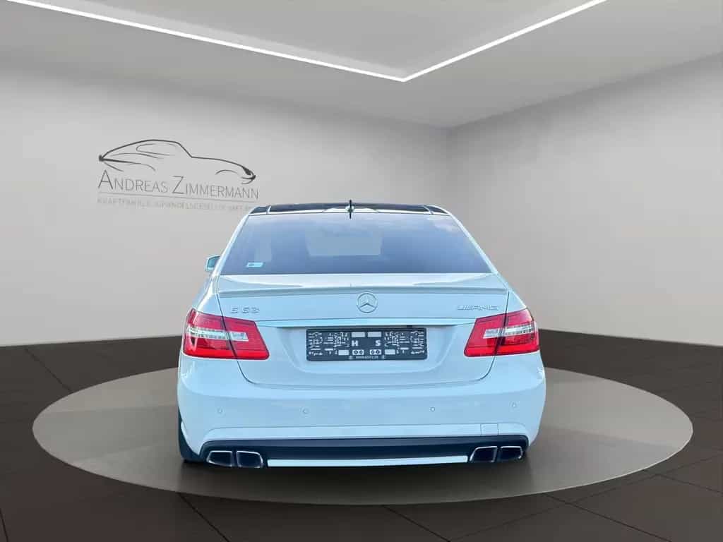 Mercedes-Benz E 63 AMG 6.3 V8 SAUGER! PANO/CAM/KEY/HK7 04/2010-photo-6