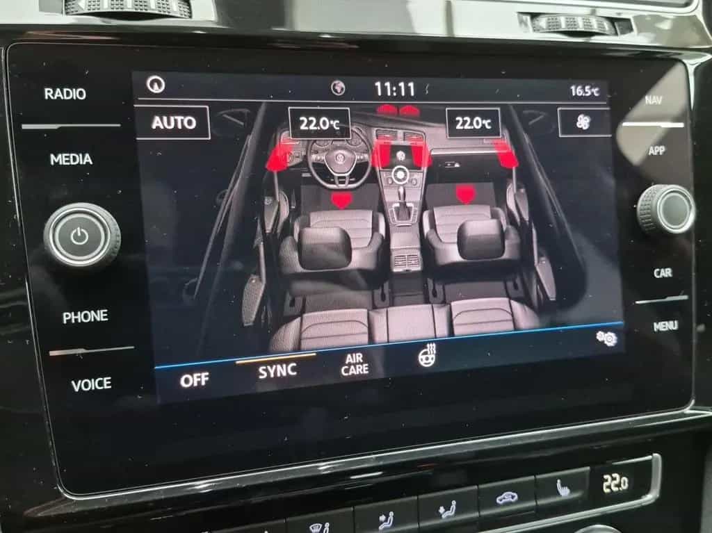 Volkswagen Golf Variant 1.4 TSI DSG R-LINE NAVI LED ACC PDC 04/2018-photo-15