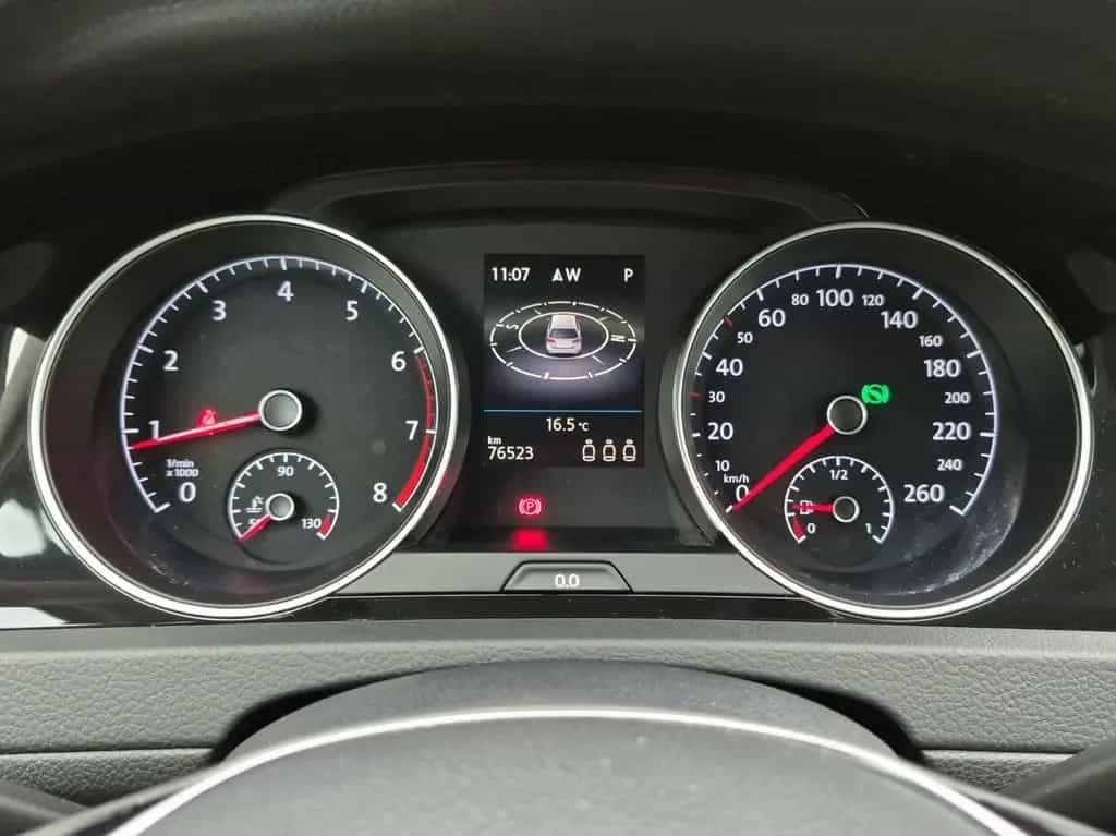 Volkswagen Golf Variant 1.4 TSI DSG R-LINE NAVI LED ACC PDC 04/2018-photo-9