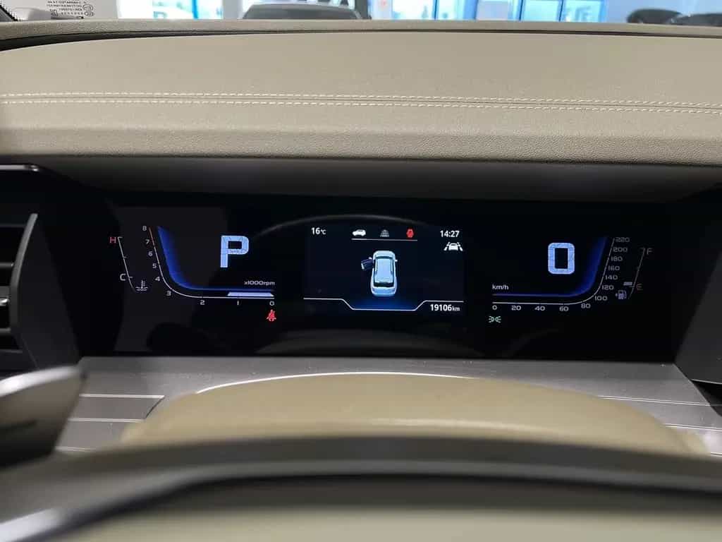 Ssangyong Torres 1.5 T-GDI 4x4 Leder Navi AHK Garantie 03/2024-photo-11