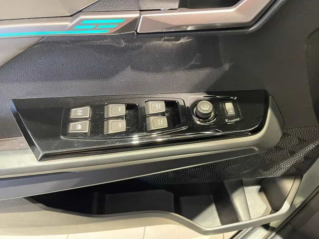 Ssangyong Torres 1.5 T-GDI 4x4 Leder Navi AHK Garantie 03/2024-photo-20