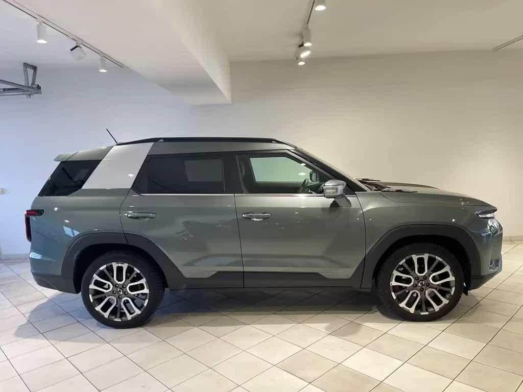 Ssangyong Torres 1.5 T-GDI 4x4 Leder Navi AHK Garantie 03/2024-photo-3