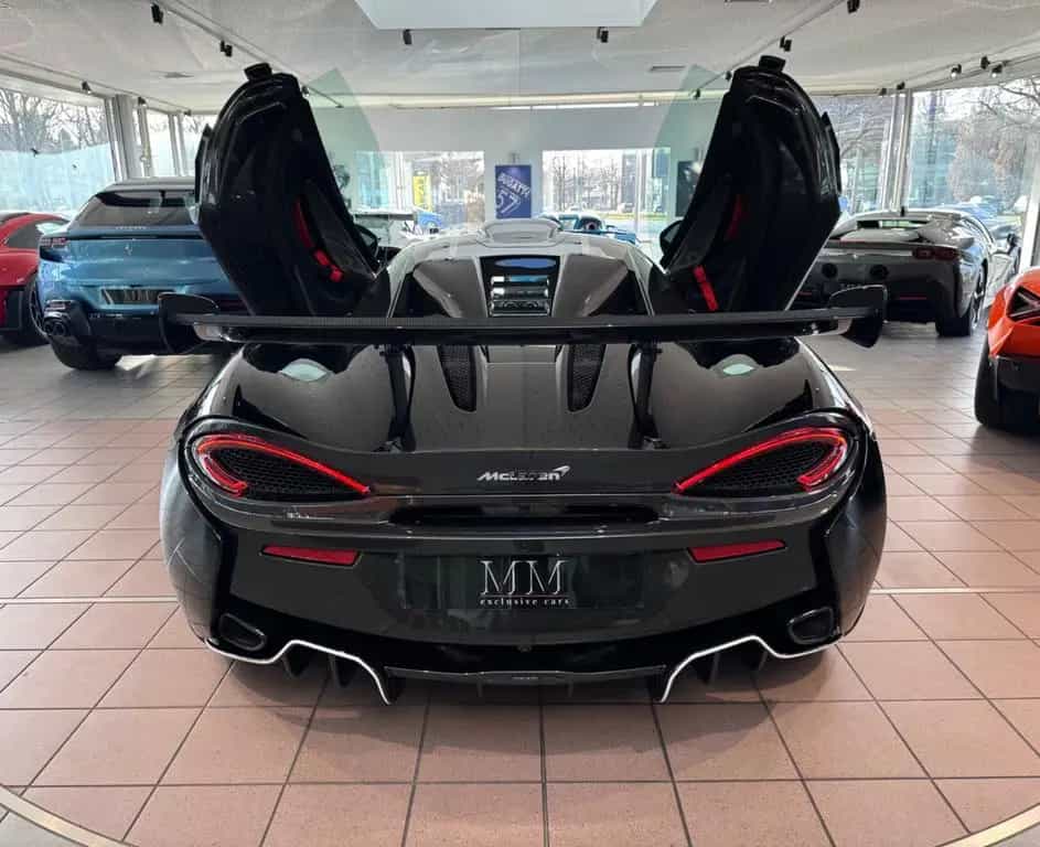 McLaren 620R "187 OF 225" 04/2020-photo-11