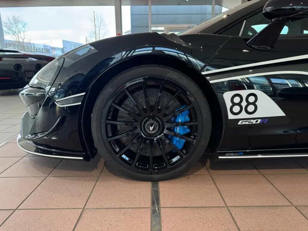 McLaren 620R "187 OF 225" 04/2020-photo-13