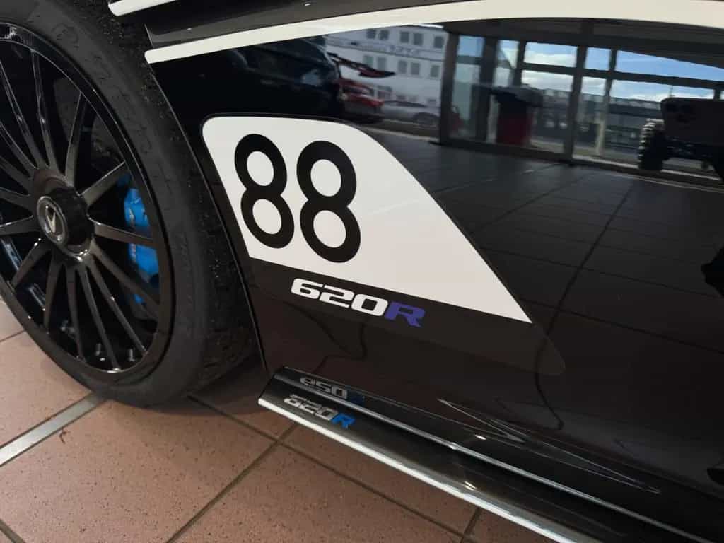 McLaren 620R "187 OF 225" 04/2020-photo-16