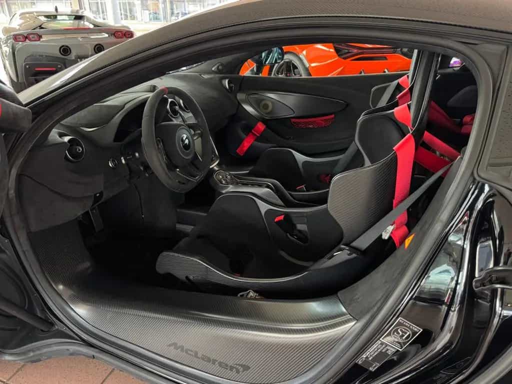 McLaren 620R "187 OF 225" 04/2020-photo-22