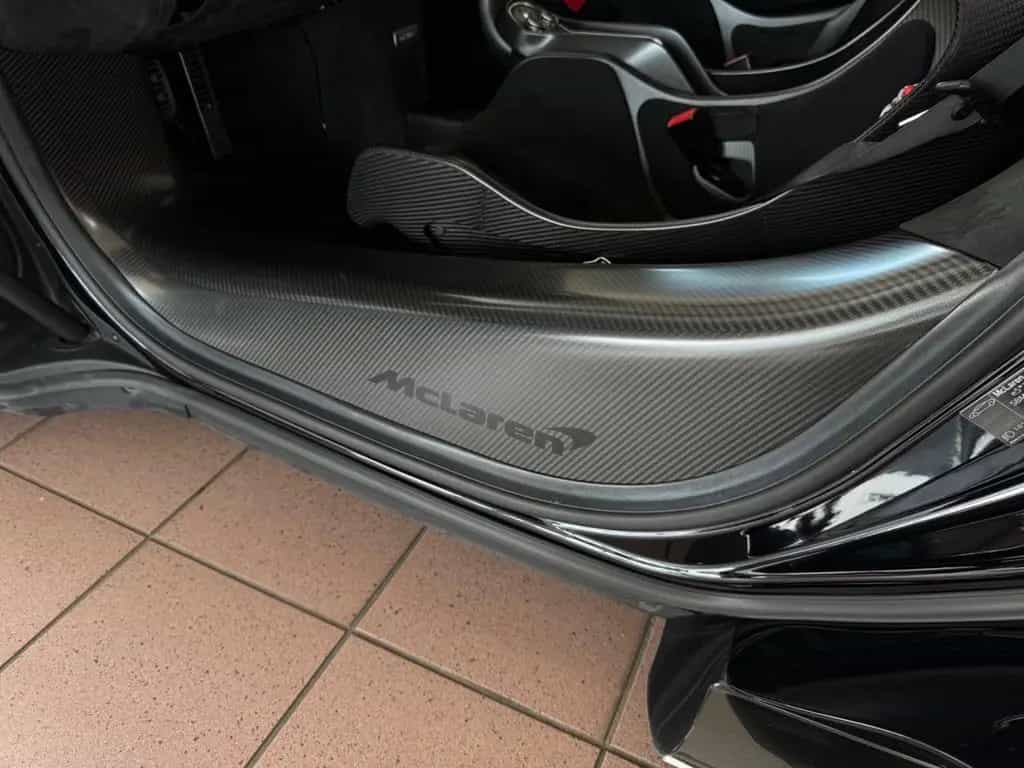 McLaren 620R "187 OF 225" 04/2020-photo-24