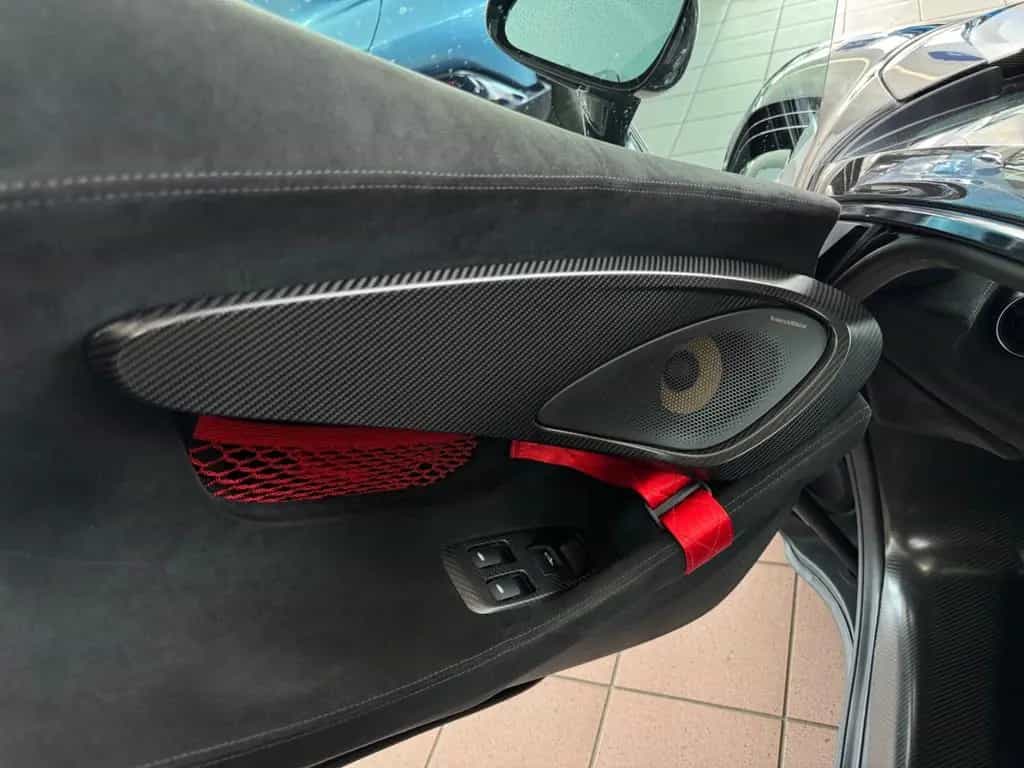 McLaren 620R "187 OF 225" 04/2020-photo-25