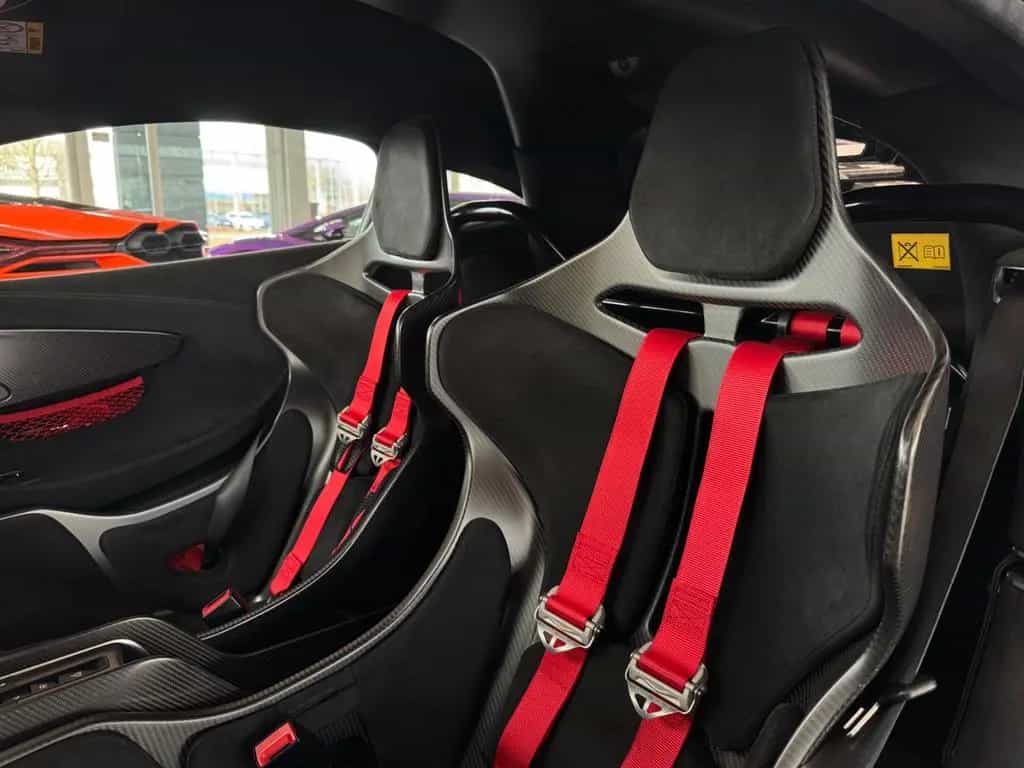 McLaren 620R "187 OF 225" 04/2020-photo-26