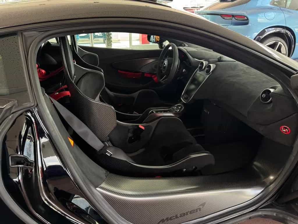 McLaren 620R "187 OF 225" 04/2020-photo-28
