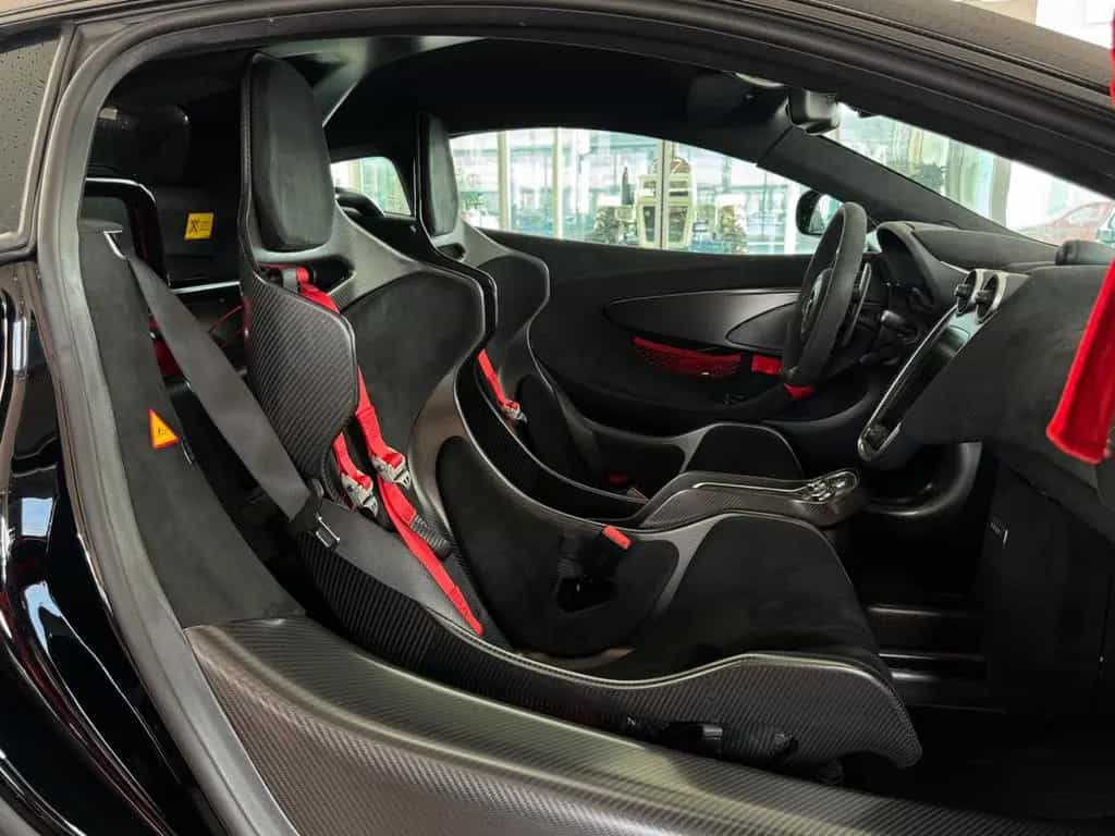McLaren 620R "187 OF 225" 04/2020-photo-30