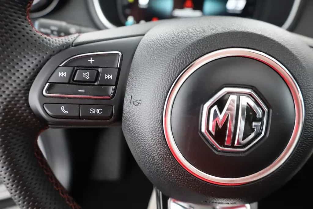 MG HS 1.5 T-GDI Luxury Aut. LED ACC Navi 360° Pano 02/2024-photo-15