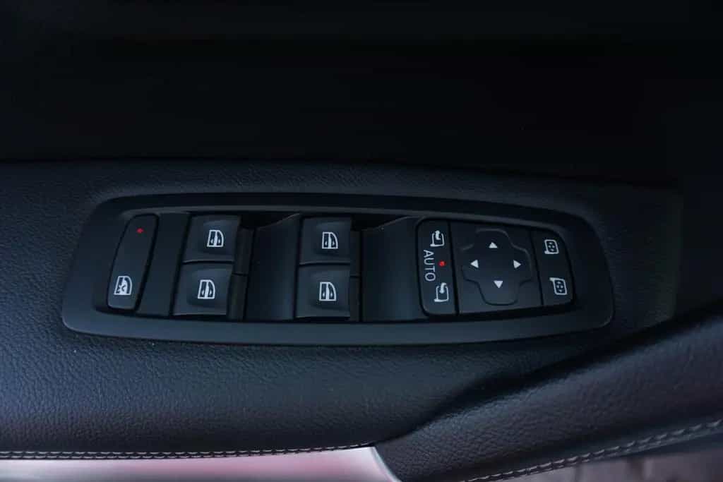 Renault Kadjar 1.3 TCe EDC Bose Edit. LED Navi AHK DAB 02/2020-photo-32