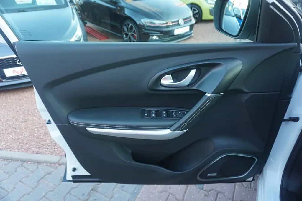 Renault Kadjar 1.3 TCe EDC Bose Edit. LED Navi AHK DAB 02/2020-photo-33
