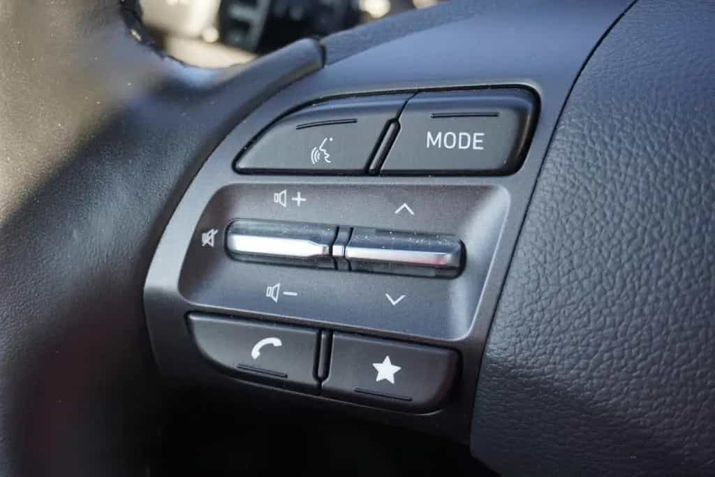 Hyundai KONA 1.0 T-GDI LED Navi Kamera Virtual Cockpit 01/2021-photo-17