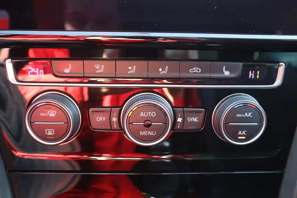 Volkswagen Golf VII 1.0 Join ACC Navi Sitzheizung PDC USB 11/2018-photo-25
