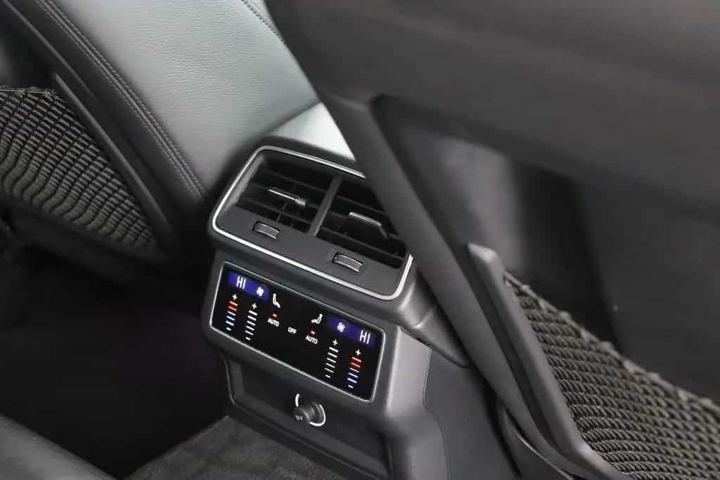 Audi A6 Avant 45 TDI quattro design Navi Kamera Leder 06/2020-photo-26