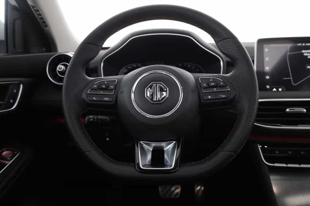 MG HS 1.5 T-GDI Luxury Aut. LED ACC Navi 360° Pano 03/2024-photo-13