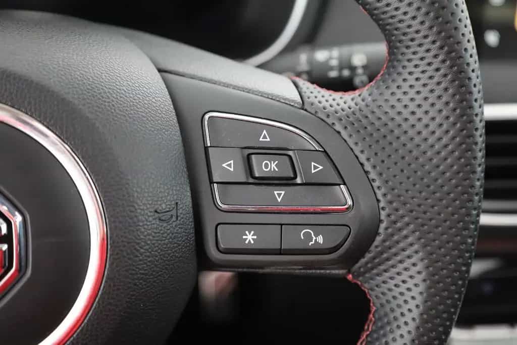 MG HS 1.5 T-GDI Luxury Aut. LED ACC Navi 360° Pano 03/2024-photo-15