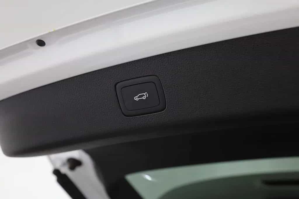 MG HS 1.5 T-GDI Luxury Aut. LED ACC Navi 360° Pano 03/2024-photo-24