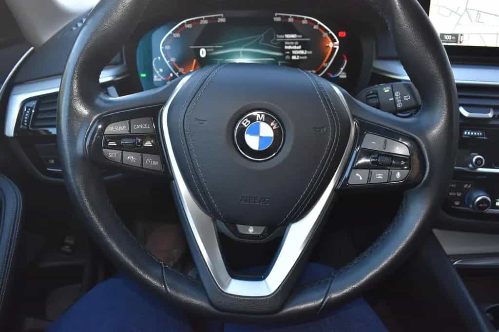 BMW 5 Series 530d xDrive Touring HiFi DAB WLAN ACC + Stop&Go 02/2023-photo-13