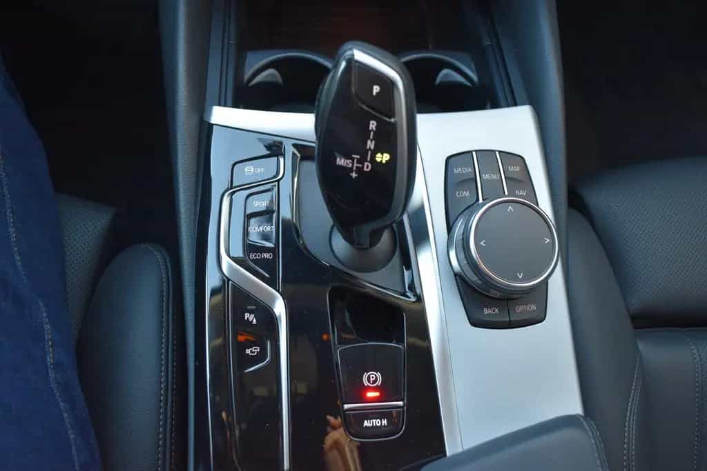 BMW 5 Series 530d xDrive Touring HiFi DAB WLAN ACC + Stop&Go 02/2023-photo-18