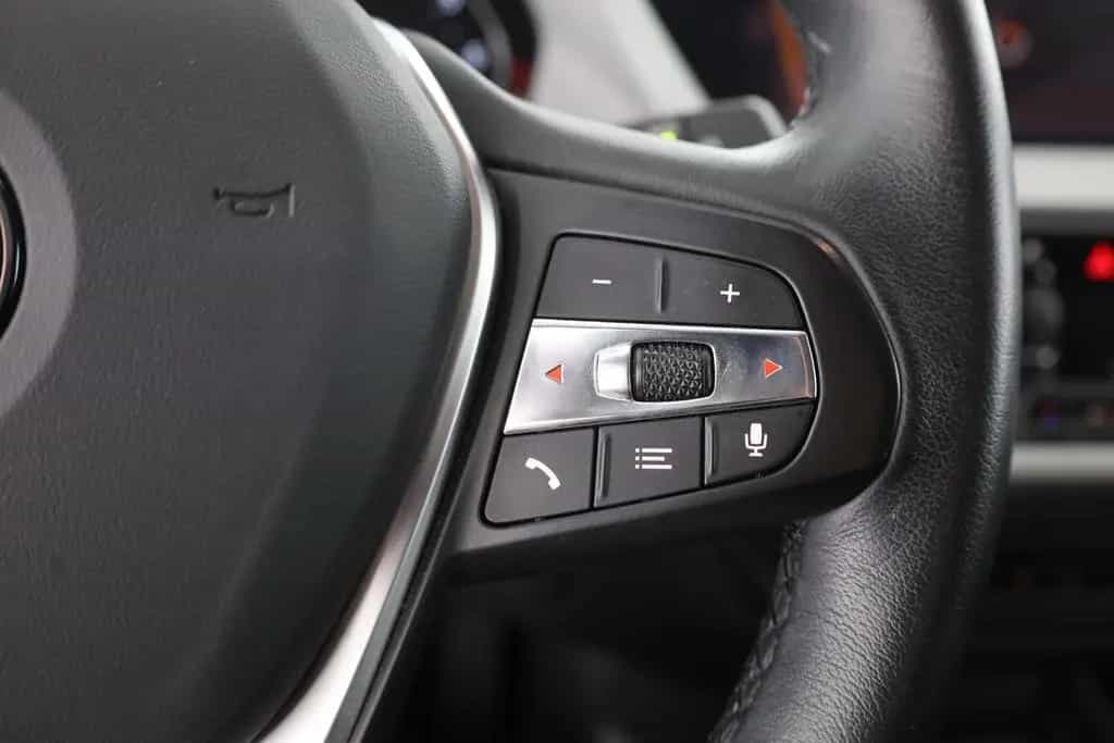 BMW 1 Series 118i Advantage LED Navi Sitzheizung Tempomat PDC 11/2020-photo-15