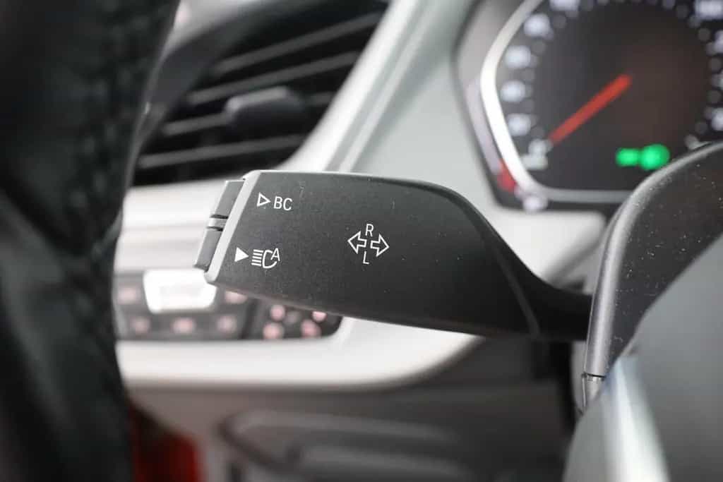 BMW 1 Series 118i Advantage LED Navi Sitzheizung Tempomat PDC 11/2020-photo-17