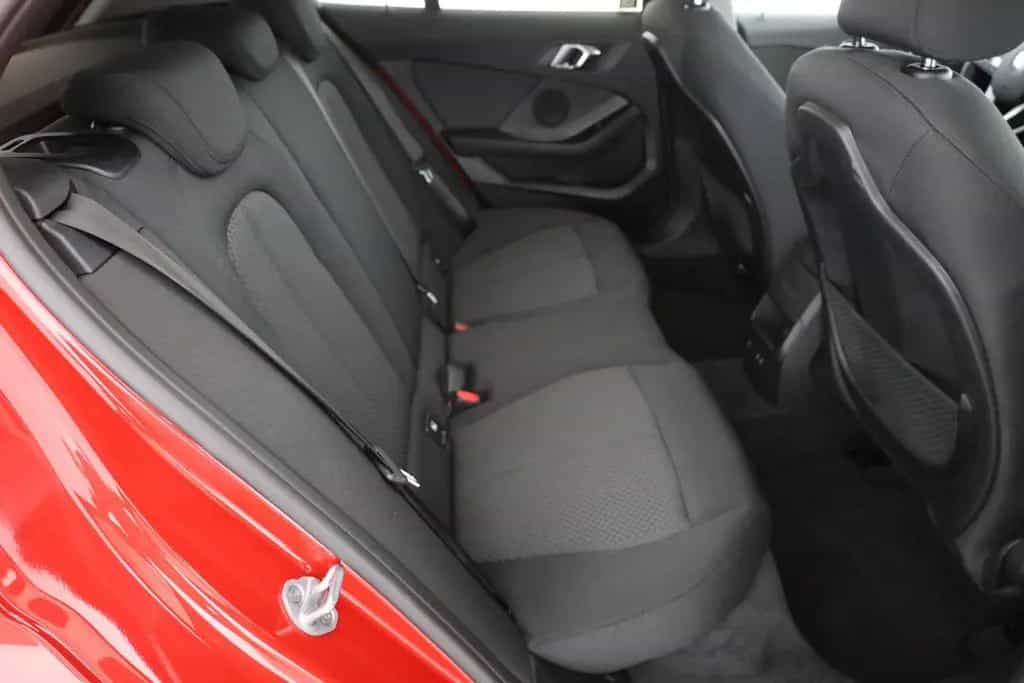 BMW 1 Series 118i Advantage LED Navi Sitzheizung Tempomat PDC 11/2020-photo-23