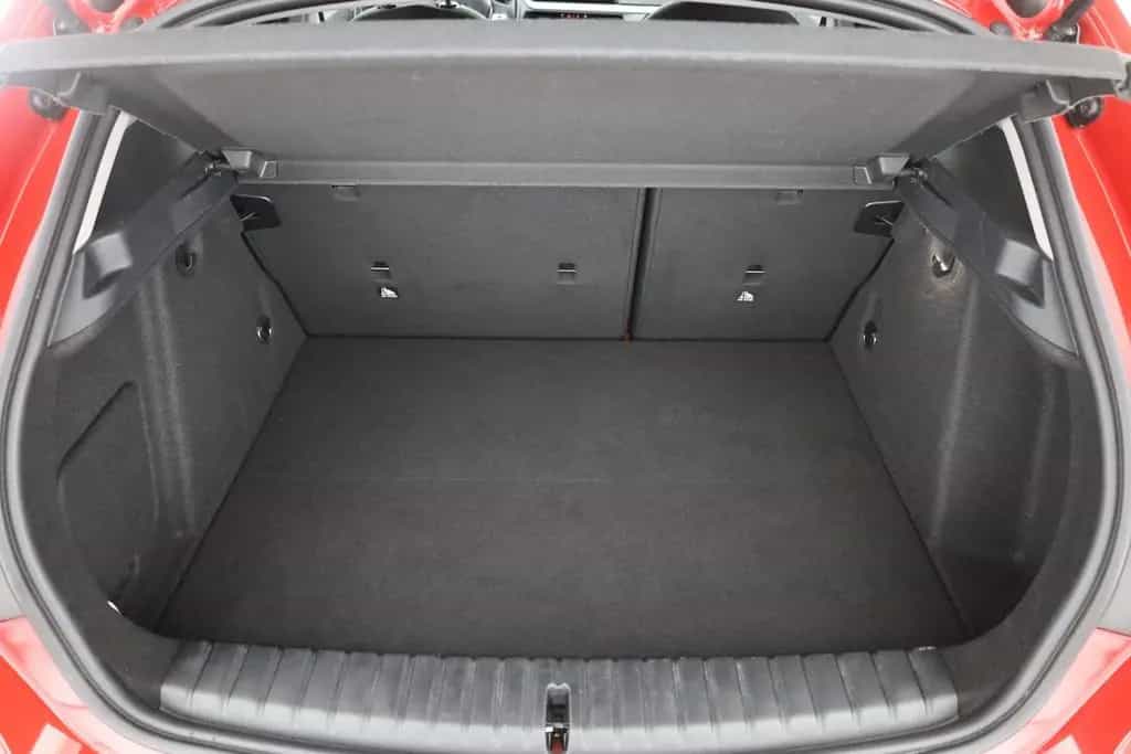 BMW 1 Series 118i Advantage LED Navi Sitzheizung Tempomat PDC 11/2020-photo-24