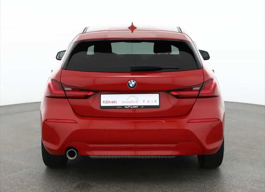 BMW 1 Series 118i Advantage LED Navi Sitzheizung Tempomat PDC 11/2020-photo-3
