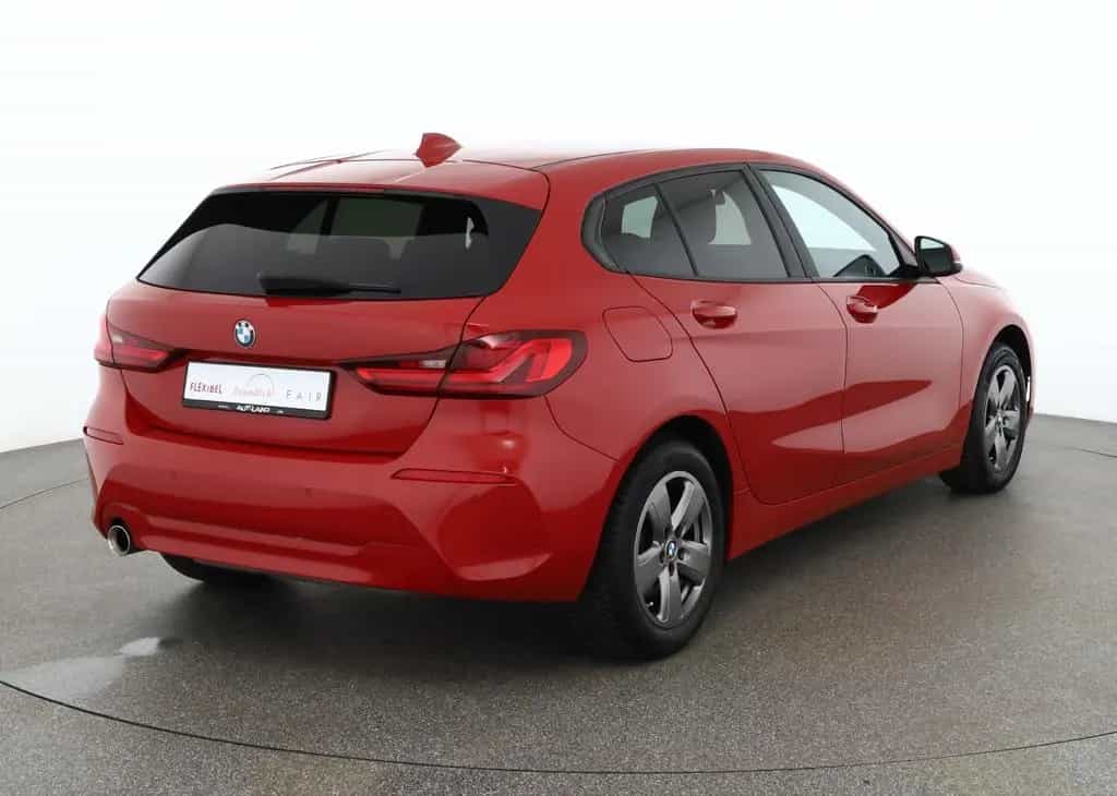 BMW 1 Series 118i Advantage LED Navi Sitzheizung Tempomat PDC 11/2020-photo-4