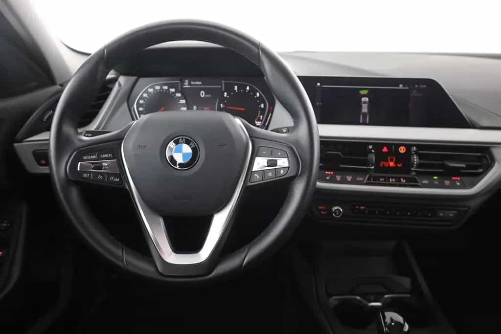 BMW 1 Series 118i Advantage LED Navi Sitzheizung Tempomat PDC 11/2020-photo-9
