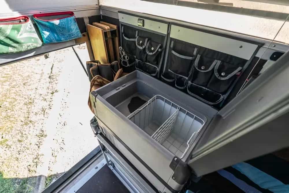 Toyota Hilux Camper mit Expeditions Kabine 02/2020-photo-11