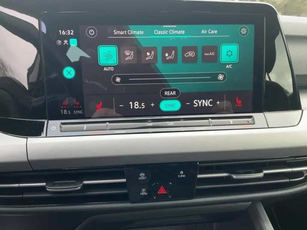 Volkswagen Golf VIII 1.5 eTSI Life ACC,AHK,AUTOM.,LED,Navi 04/2023-photo-13