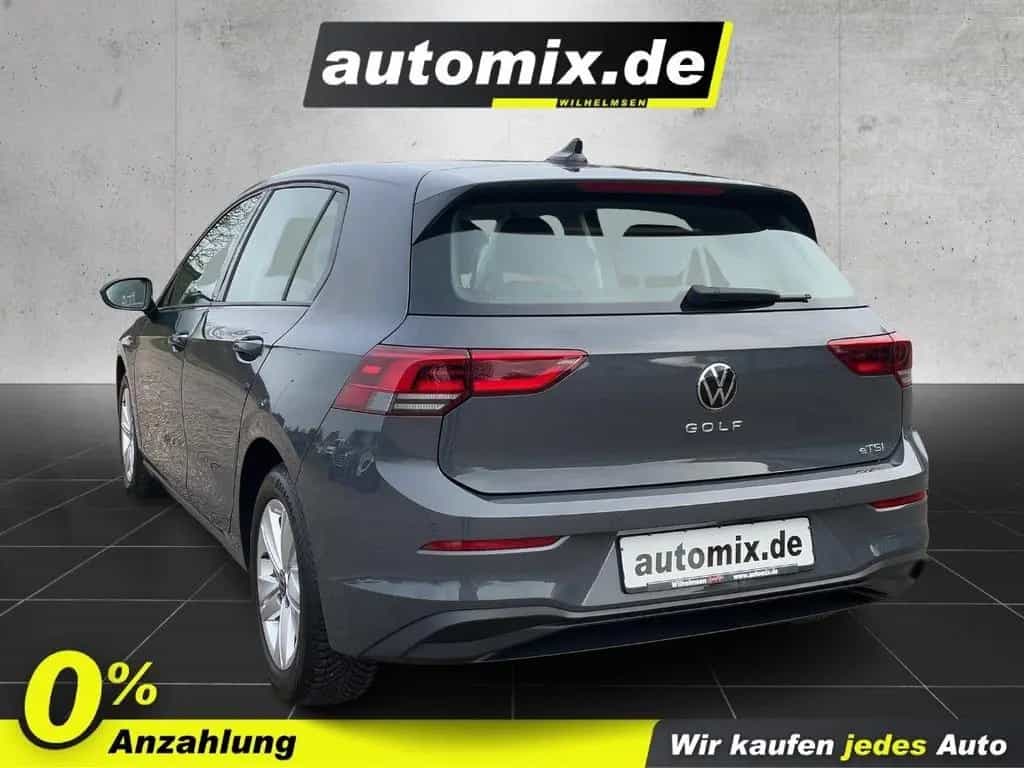 Volkswagen Golf VIII 1.5 eTSI Life ACC,AHK,AUTOM.,LED,Navi 04/2023-photo-2